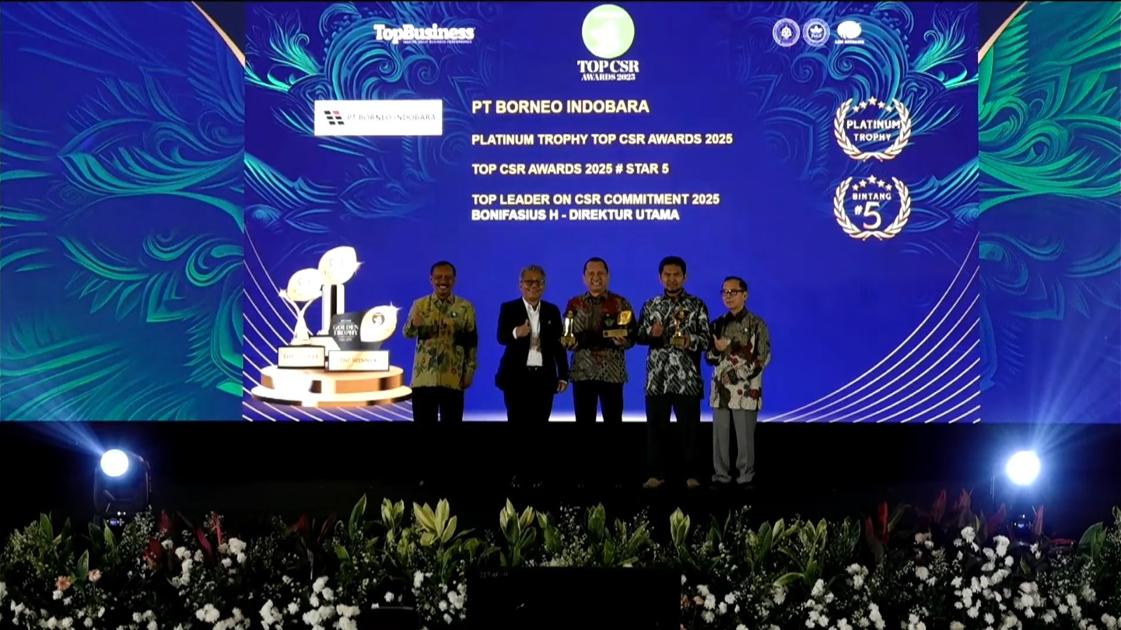 BERGENGSI:PT BIB meraih penghargaan TOP CSR Awards Star 5 #Excellent dalam ajang yang digelar Top Business di Hotel Raffles Jakarta, baru-baru tadi.(Foto-foto:PT BIB)