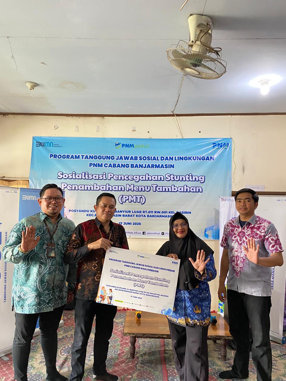 TJSL:Penyaluran TJSL yang dilakukan PNM Banjarmasin.