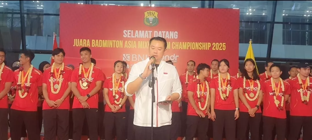 Kabid Binpres PP PBSI, Eng Hian saat menyambut tim Indonesia yang juara Badminton Asia Mixed Team Championships 2025. (Dimas Ramadhan/JawaPos.com)