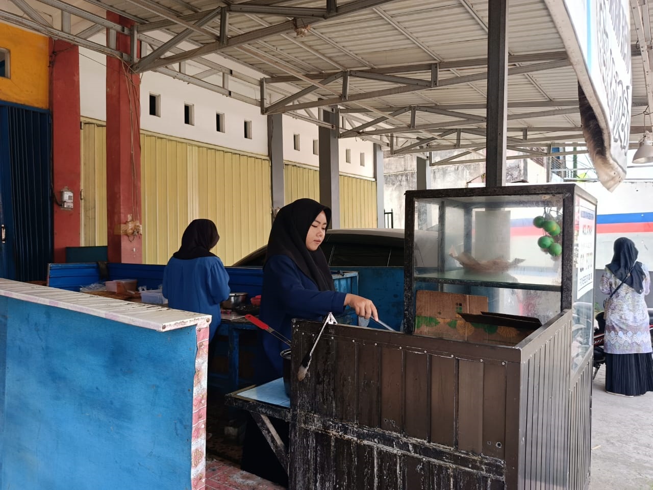 BERJUALAN: Nasi uduk Acil Atmah di Jalan Karang Anyar, No. 31A, Loktabat Utara, Kecamatan Banjarbaru Utara.