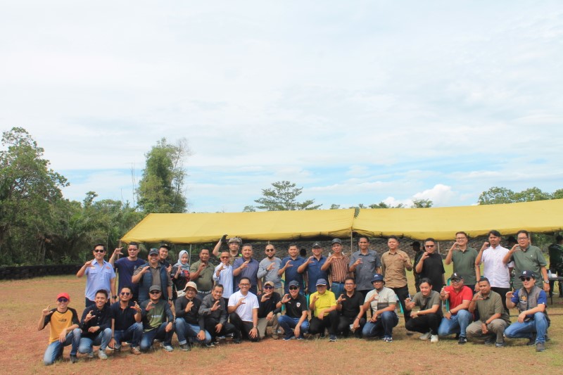 MUMPUNG KETEMU &ndash; Dalam setiap kegiatan selalu disempatkan foto Bersama