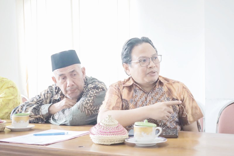 DISKUSI: Anggota Komisi II DPRD Kalsel, Firman Yusi mengingatkan tantangan pertanian organik di Kalsel.