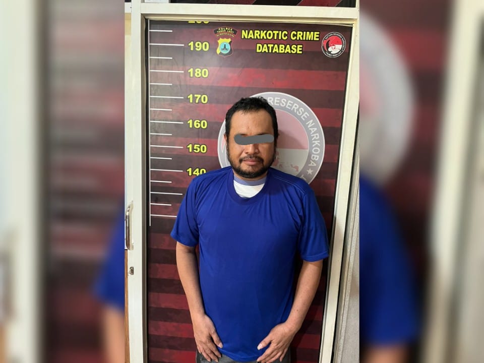 PECANDU SABU:B alias U, Kades di Kecamatan Jorong, Kabupaten Tanah Laut (Tala) diamankan Satresnarkoba Polres Tala, Rabu (25/6/2025).(Foto:Satresnarkoba Polres Tala untuk Radar Banjarmasin).