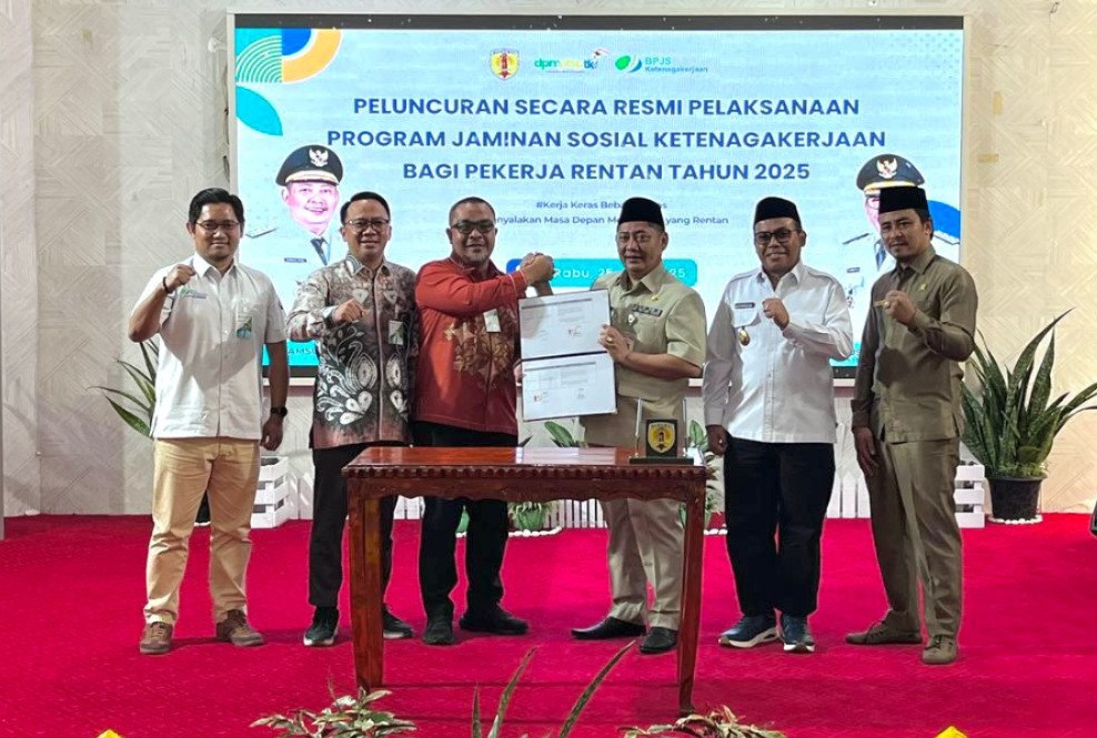 PEKERJA:Launching program perlindungan pekerja rentan di HST.