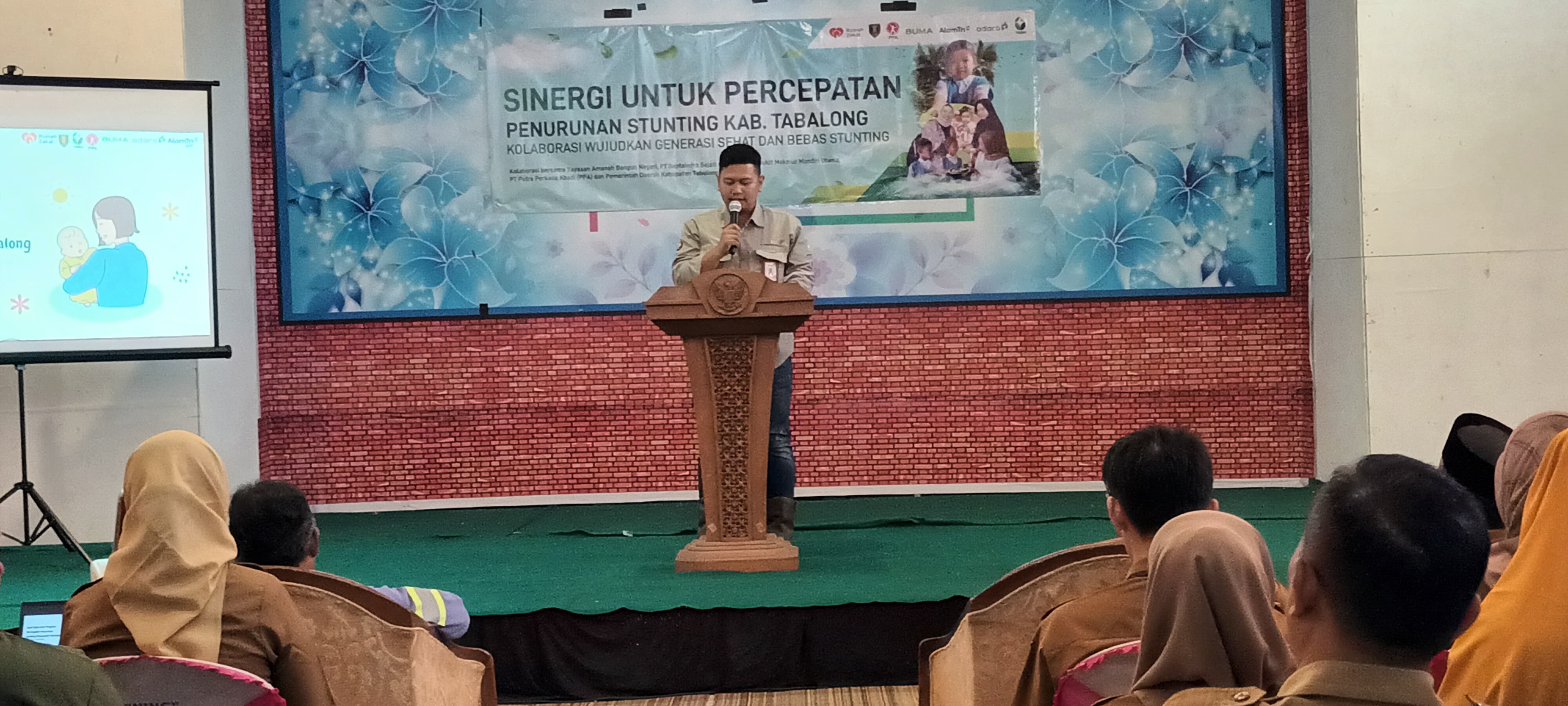 PAPARKAN PROGRAM:Arif Ahmad Fauzi, perwakilan PT PPA menjelaskan penanganan stunting yang dilakukan perusahaannya bersama YABN dan perusahaan mitra lainnya.