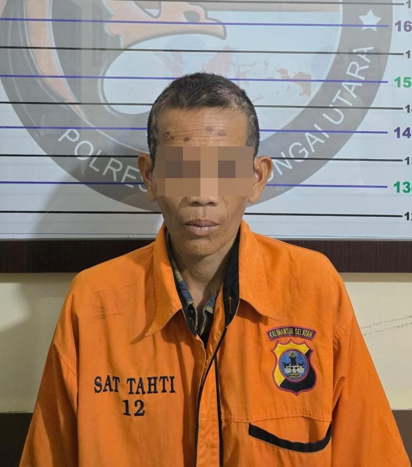 DIAMANKAN: AR (44) tahun, tersangka kasus narkoba jenis sabu diamankan anggota Satres Narkoba Polres HSU di wilayah Polsek Babirik. (Foto: Polres HSU untuk Radar Banjarmasin)