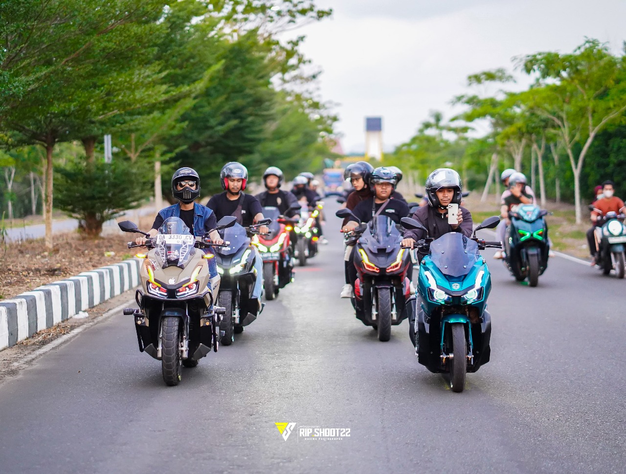 KOMUNITAS: Komunitas Honda ADV Chapter Banjarbaru Raya yang baru terbentuk. (TRIO MOTOR)