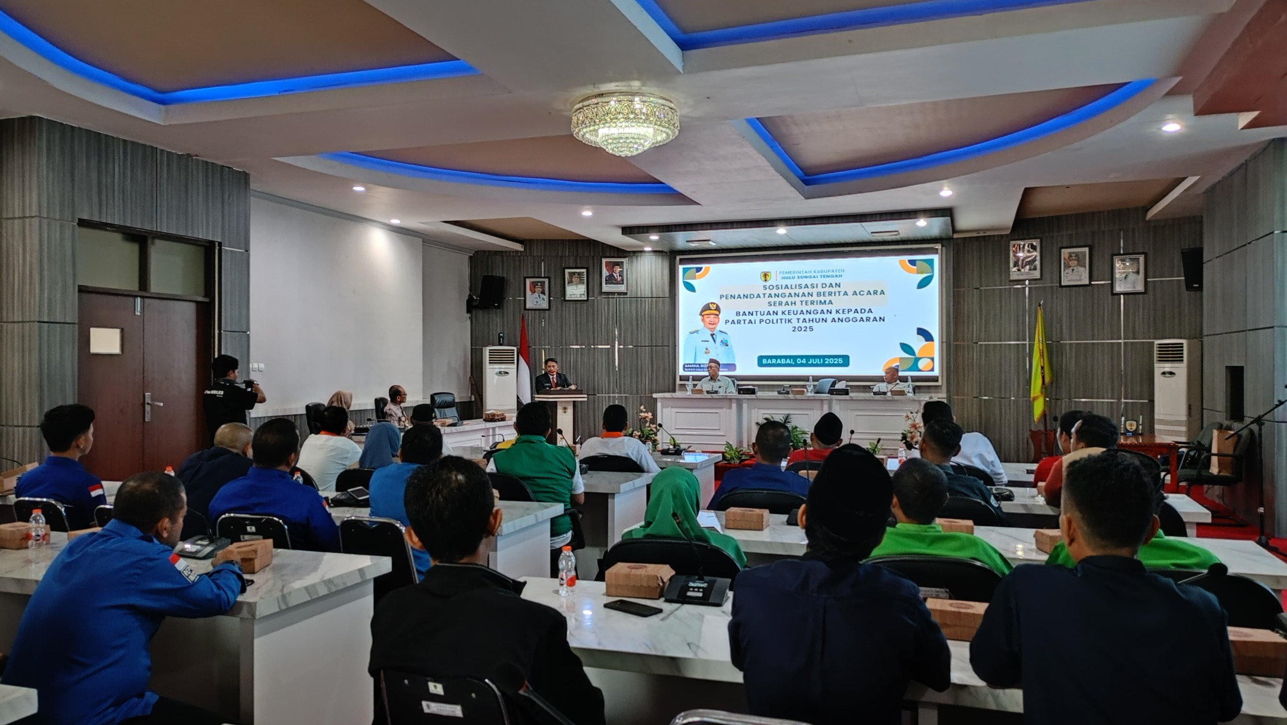 SINERGITAS:Bupati Kabupaten HST, Samsul Rizal mengundang semua Ketua Partai Politik dalam acara penyerahaan bantuan keuangan, Jumat (4/7/2025).