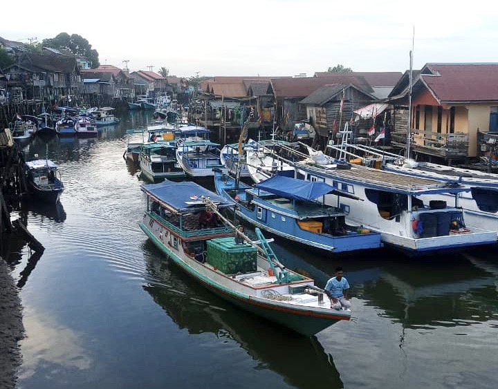 HILIR MUARA: Jejeran kapal nelayan yang ada di Desa Hilir Muara.  Foto: Jumain/ Radar Banjarmasin.