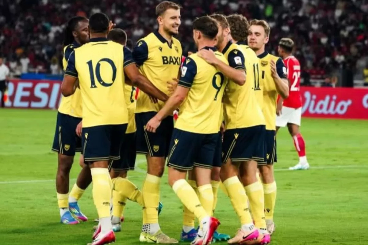 RAYAKAN: Oxford United rayakan kemenangan pada laga pembuka Piala Presiden 2025. (@minchallhelik)