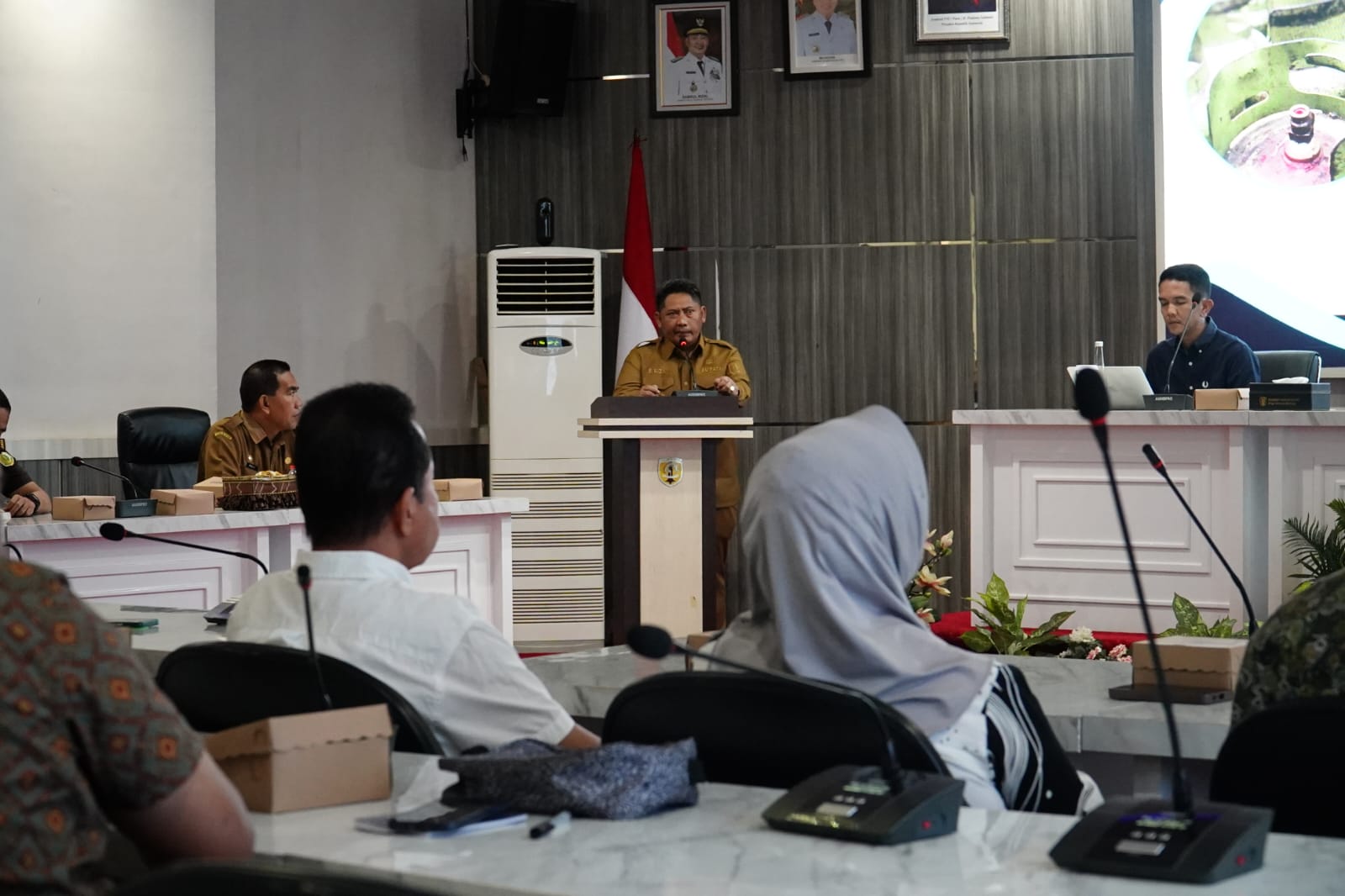 RAKOR:Rapat koordinasi pengaturan distribusi LPG 3 kilogram.