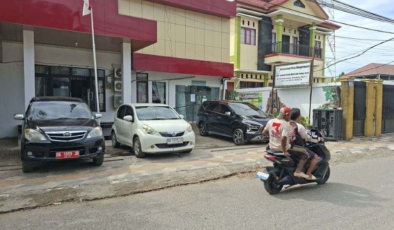 DISKOPUMKER: Kantor Dinas Koperasi, UMKM, dan Tenaga Kerja Kota Banjarmasin di Jalan Pramuka, Banjarmasin Timur.