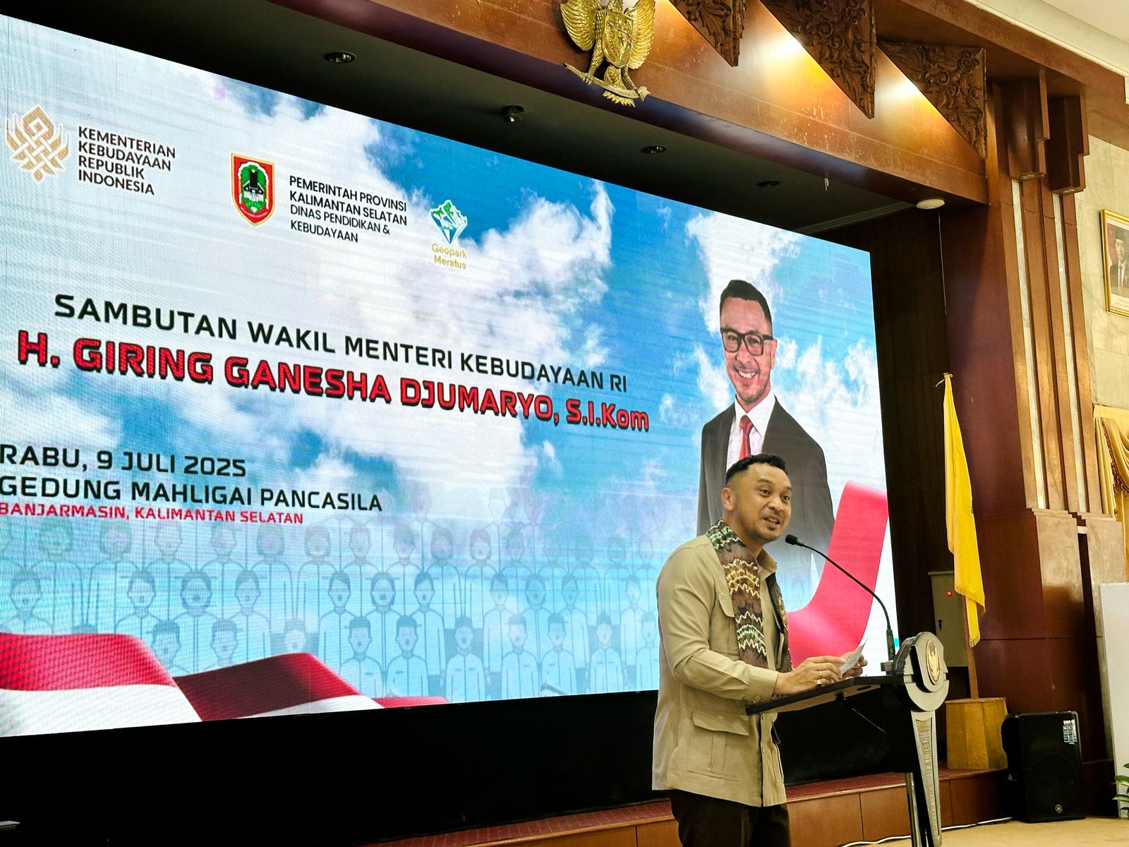 BUKA AUDISI: Wamen Kebudayaan Giring Ganesha Djumaryo alias Giring Nidji menghadiri audisi GBN 2025 di Kalsel, Rabu (9/7). (Foto: Muhammad Oscar Fraby/Radar Banjarmasin)