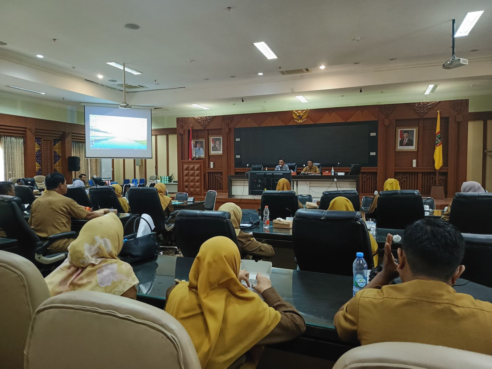 PENDAMPINGAN:Kanwil Kemenkum Kalsel dan Panselda melaksanakan pendampingan aktualisasi peserta PJA 2025 di Biro Hukum Pemprov Kalsel, Selasa (8/7/2025).