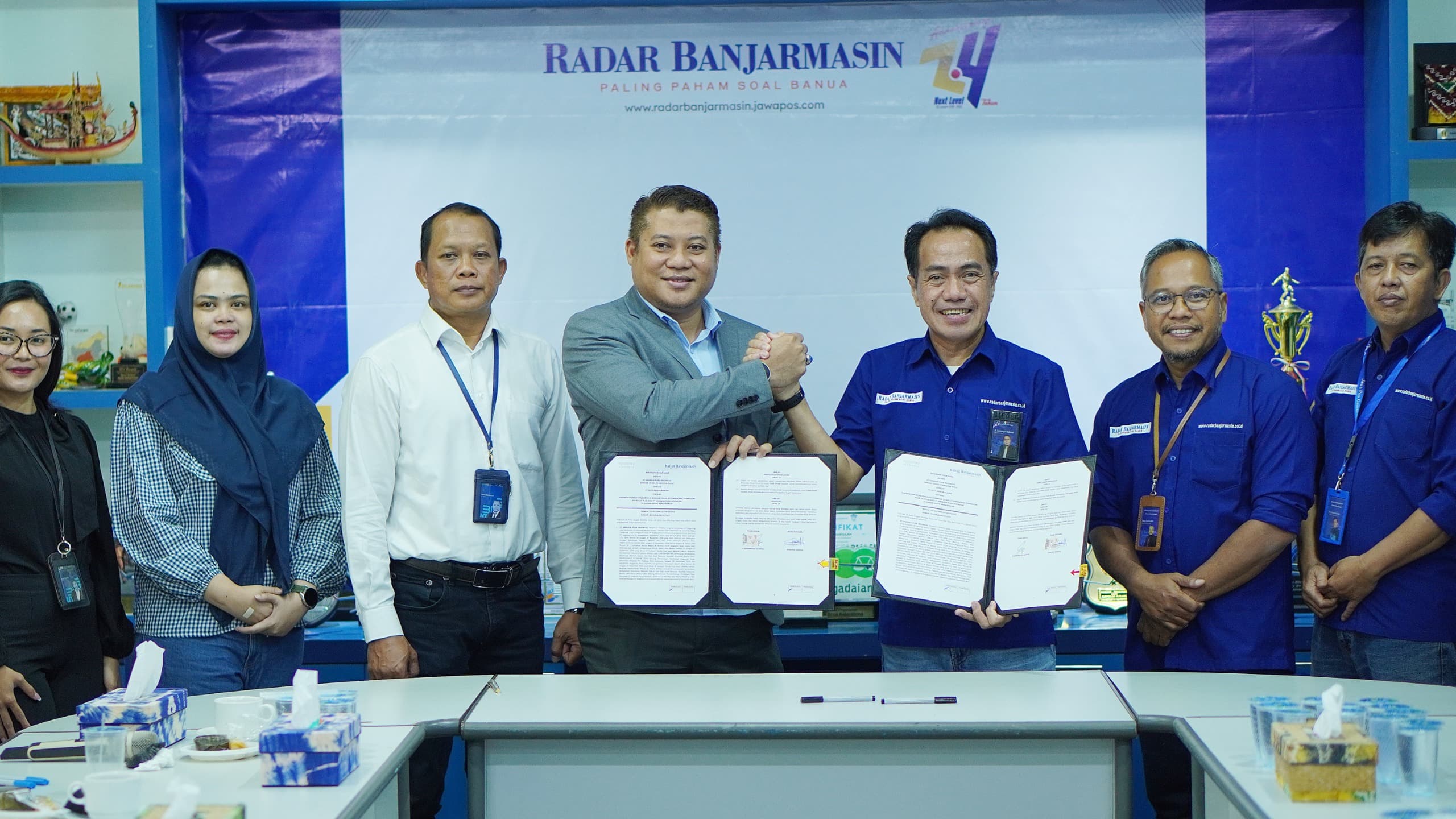 SINERGI:GM PT Angkasa Pura Indonesia Bandara Internasional Syamsudin Noor, Khaerul Assidiqi dan jajaran berkunjung ke Kantor Pusat Radar Banjarmasin di Banjarbaru, Rabu (9/7/2025).