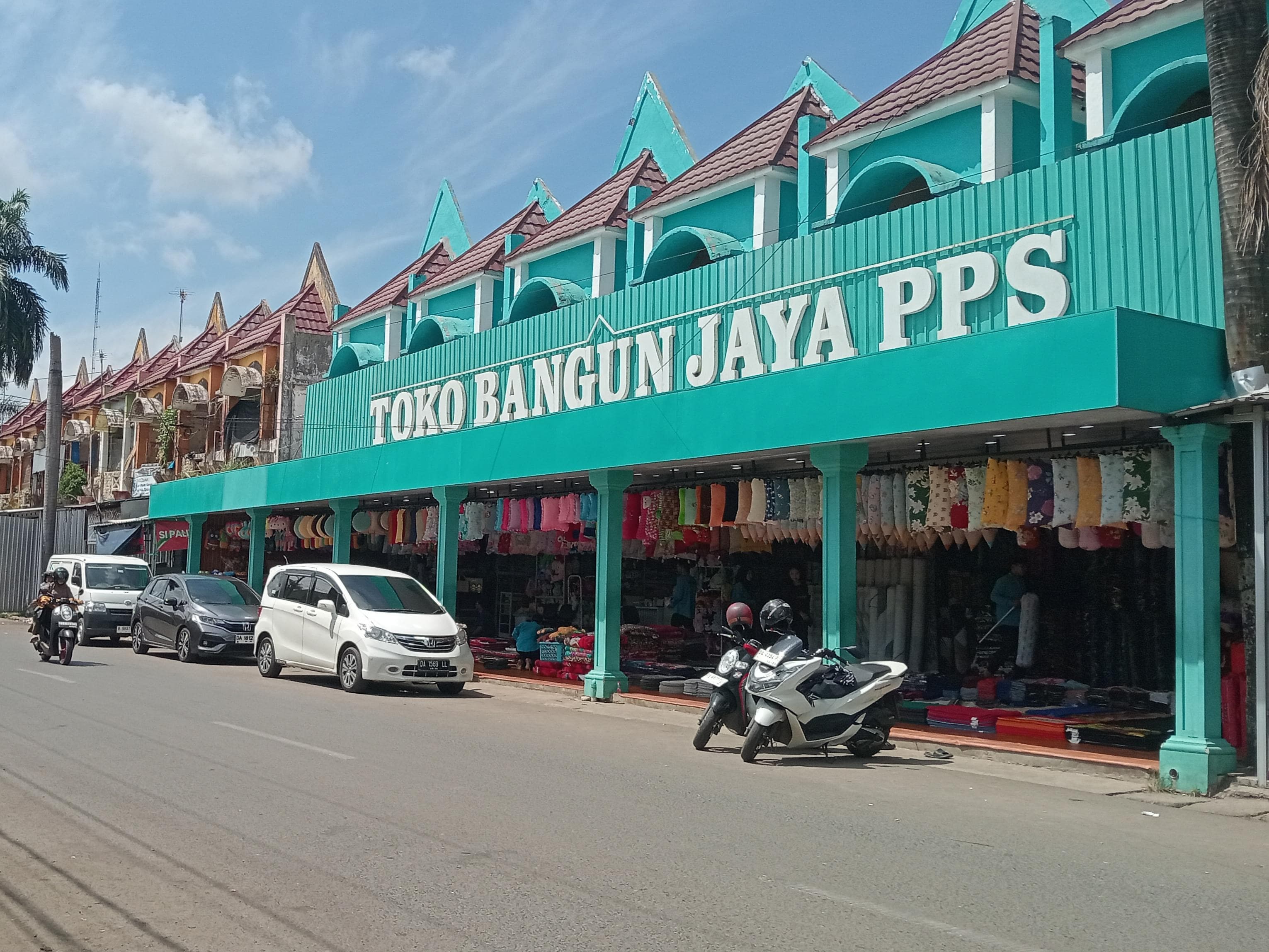DIKELOLA: Deretan ruko di kawasan Pusat Perbelanjaan Sekumpul (PPS) Martapura resmi dikelola oleh Perumda Pasar Bauntung Batuah.