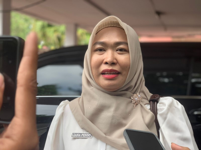 TANGANI ATS: Kepala Disdik Banjar Liana Penny menjelaskan hasil audiensi bersama guru madrasah membahas integrasi pendidikan diniah dalam sistem pendidikan nasional.