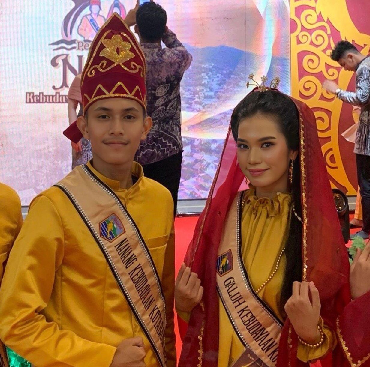 PEMENANG: Muhammad Ra&rsquo;is, dan Nurlivia Ananda yang menjadi pemenang Nanang Galuh Kebudayaan Kotabaru 2025. (Foto: Marsya untuk Radar Banjarmasin)