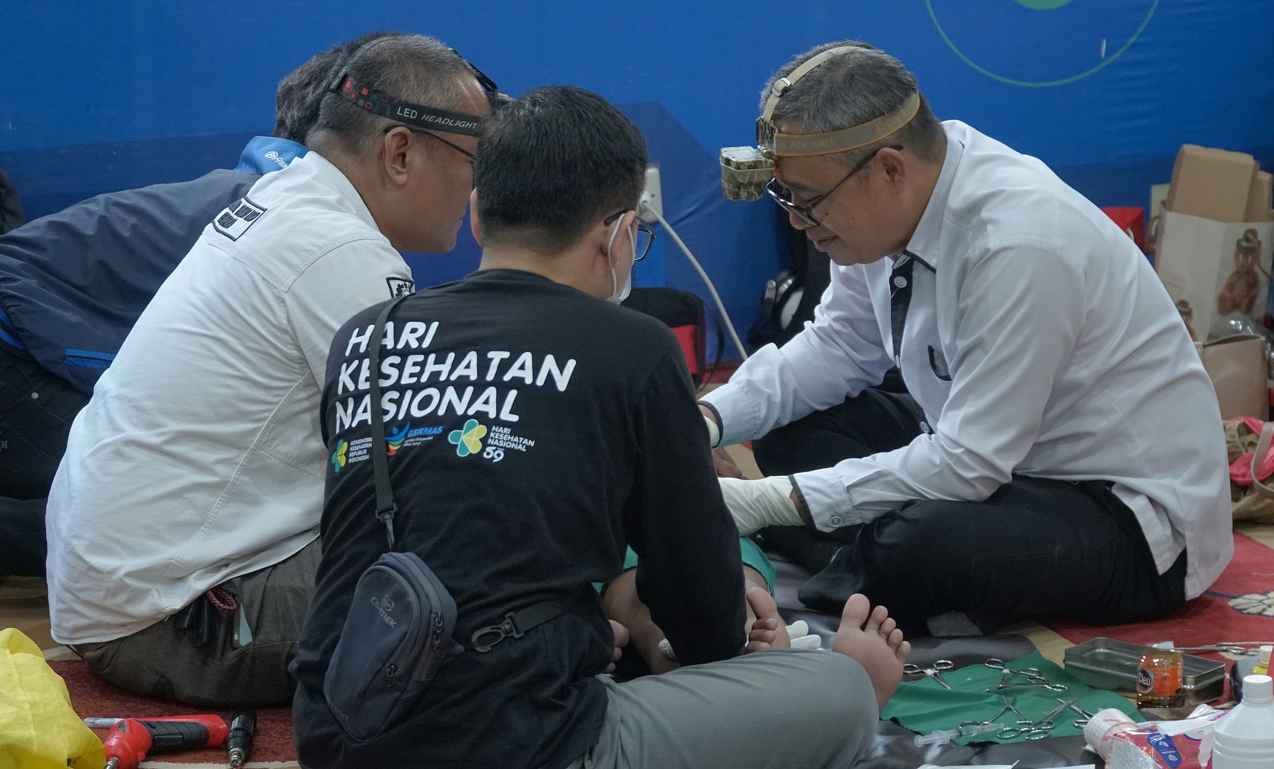KHITANAN MASSAL:Kegiatan ini merupakan hasil kolaborasi PLN UID Kalselteng dengan Dinas Kesehatan Kota Banjarbaru yang menghadirkan para petugas medis profesional.