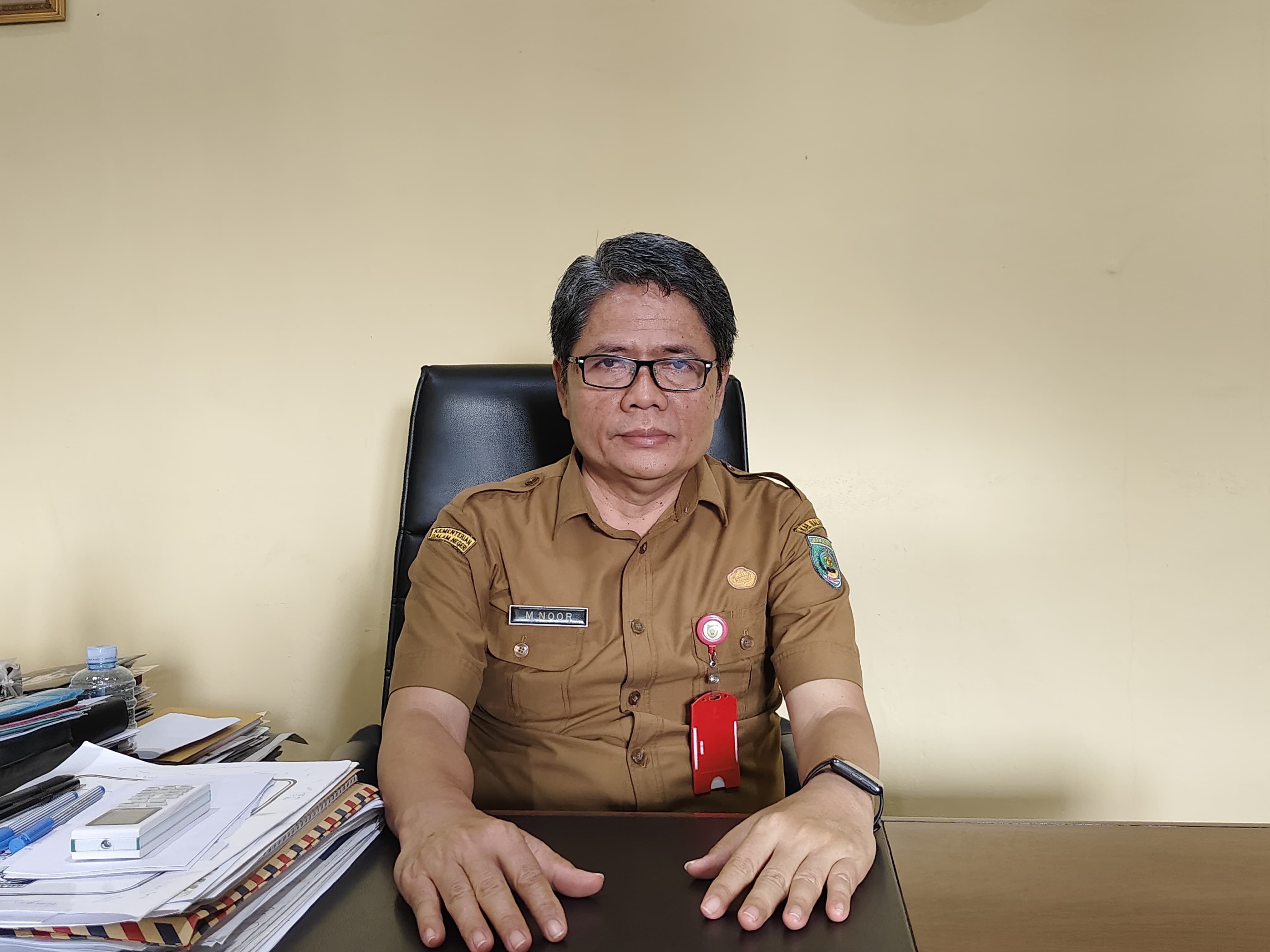 WAWANCARA: Kepala Diskominfo Balangan, M Nor saat menjelaskan pembangunan sembilan menara internet.