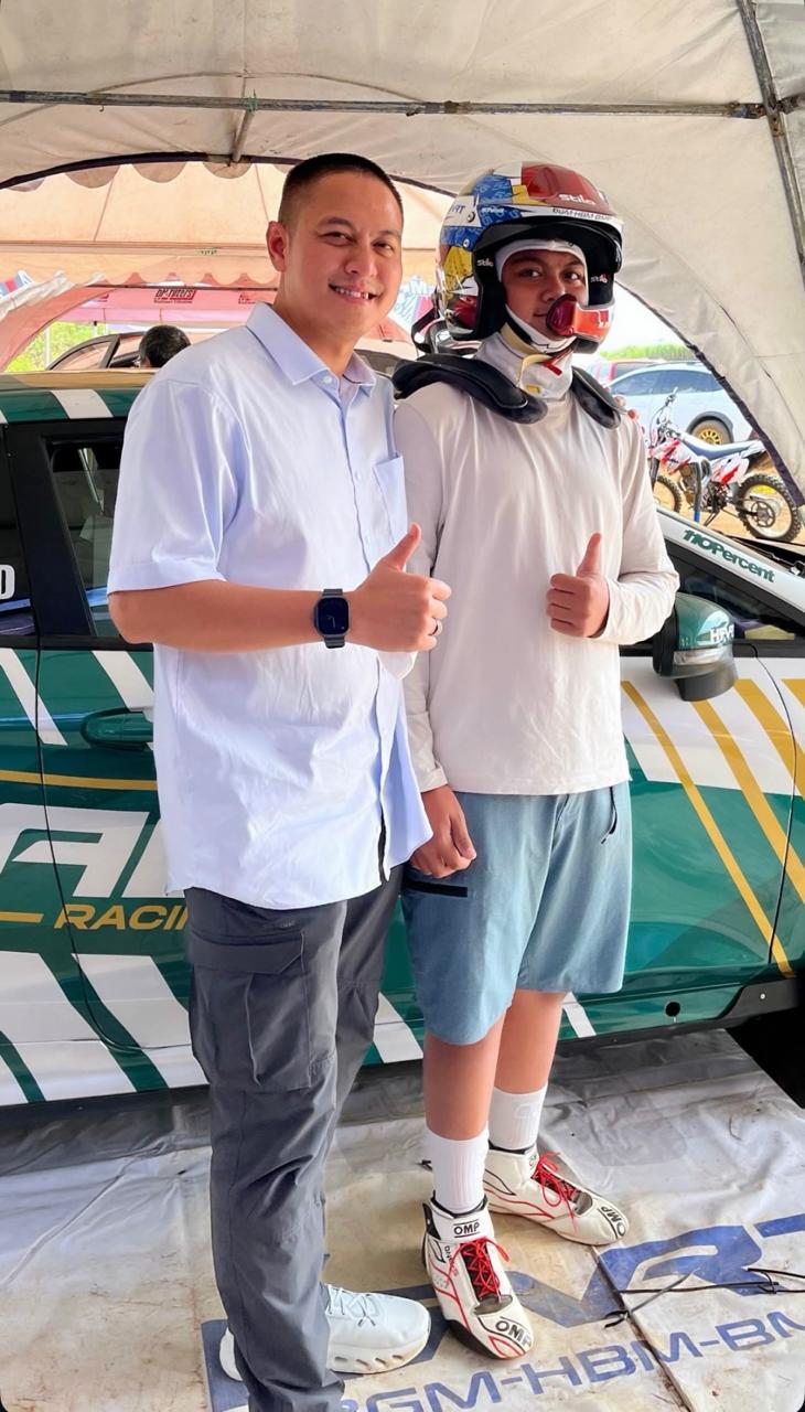 PENERUS: H Rihans Variza pereli asal Kabupaten Tapin menjadi mentor anaknya Muhammad Kholilul Rahman, dimana remaja 14 tahun ini akan menjalani debut di Sprint Rally.
