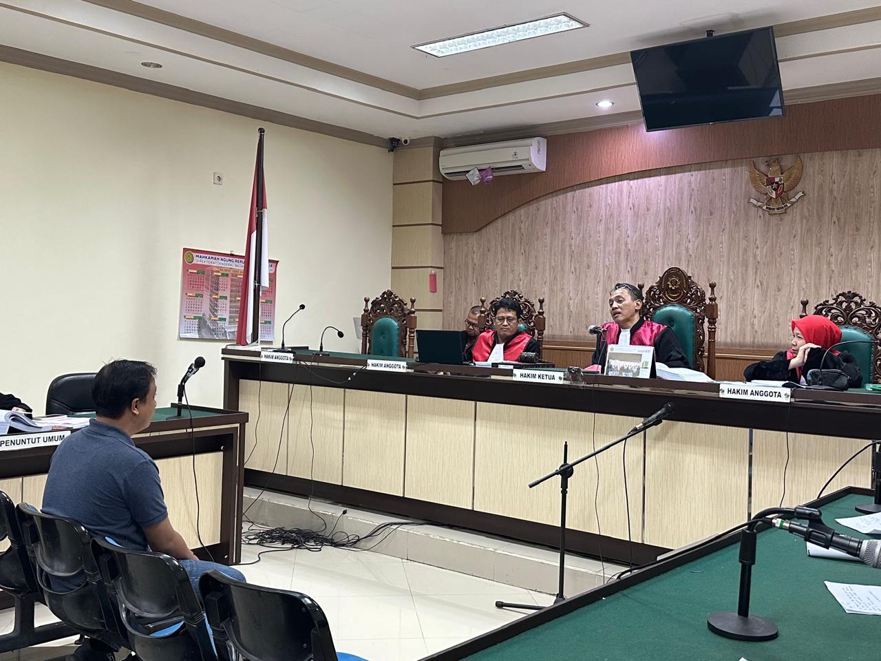 SIDANG: Mantan RM Bank BRI Cabang Marabahan, Muhammad Ilmi dihadirkan sebagai saksi atas perkara kredit investasi fiktif di PN Tipikor Banjarmasin, Kamis (18/7/2025). (