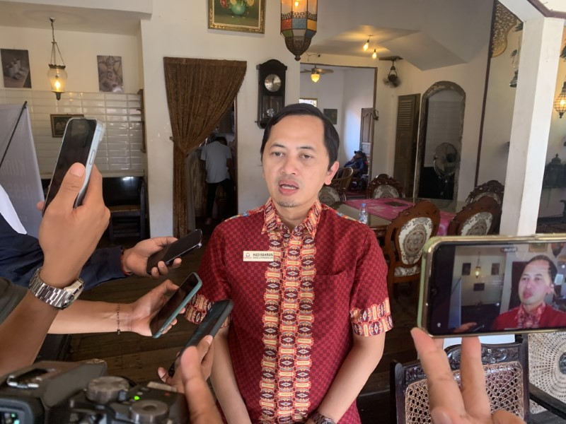 WAWANCARA: Kepala Perwakilan Ombudsman Kalimantan Selatan, Hadi Rahman menyampaikan temuan maladministrasi sepanjang semester pertama 2025, Jumat (18/7).