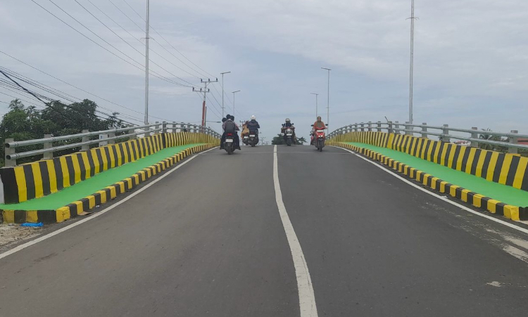 Jembatan Mantuil 9 di Jalan Tembus Mantuil, Banjarmasin Selatan, Kota Banjarmasin. (Muhammad Oscar Fraby/Radar Banjarmasin)