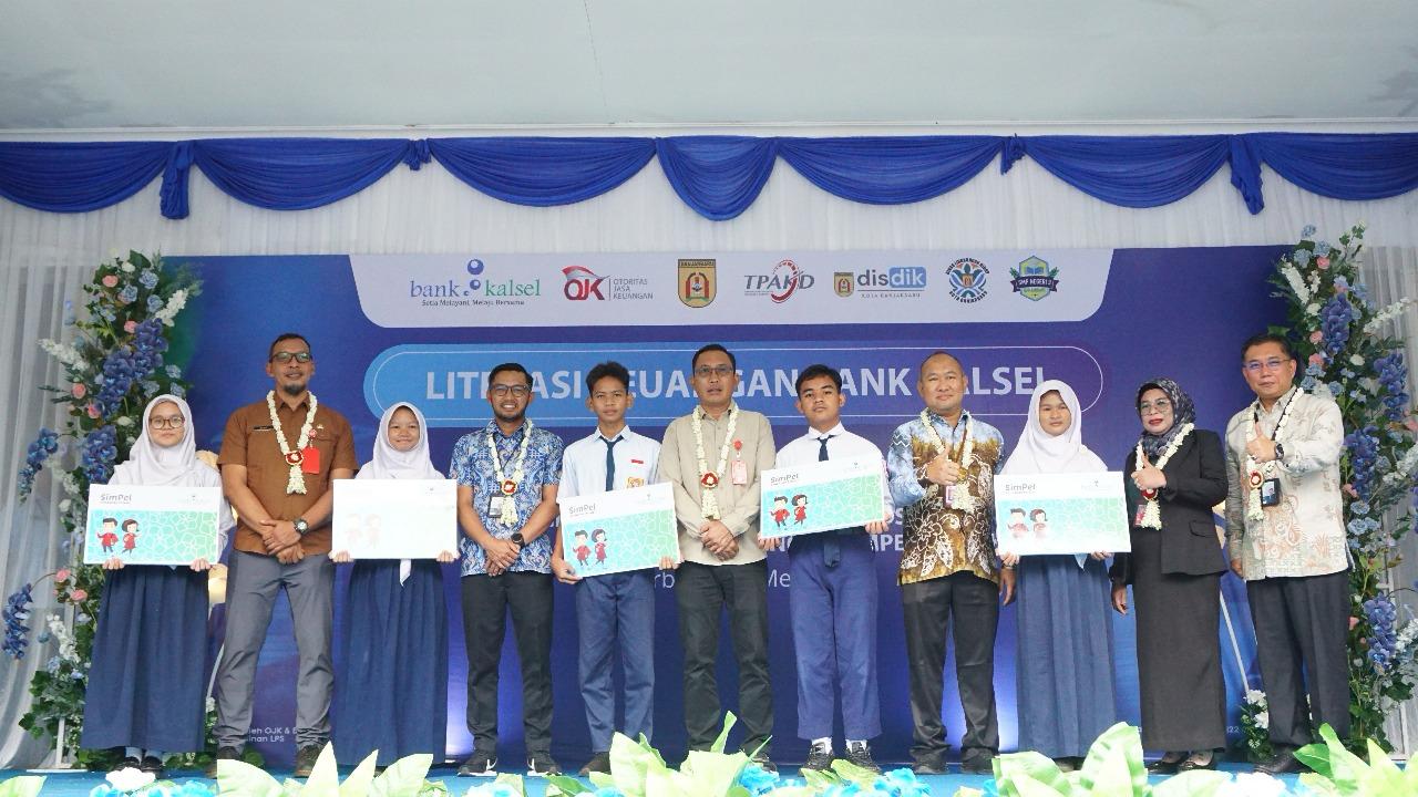DUKUNG : Bank Kalsel dukung program GENCARKAN OJK
