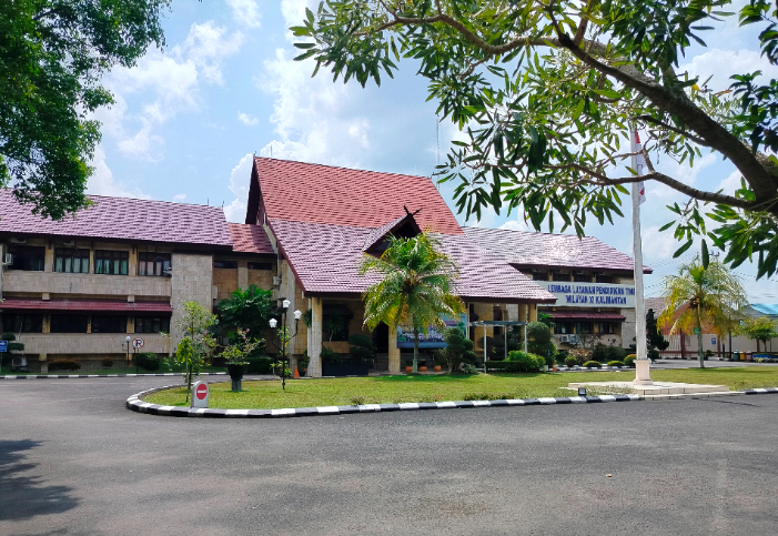 TEMPAT PEMERIKSAAN:Gedung LLDIKTI Wilayah XI Kalimantan di Jalan Adhyaksa, Banjarmasin Utara, dipotret Rabu (23/7/2025)..(Foto:Maulana/Radar Banjarmasin)