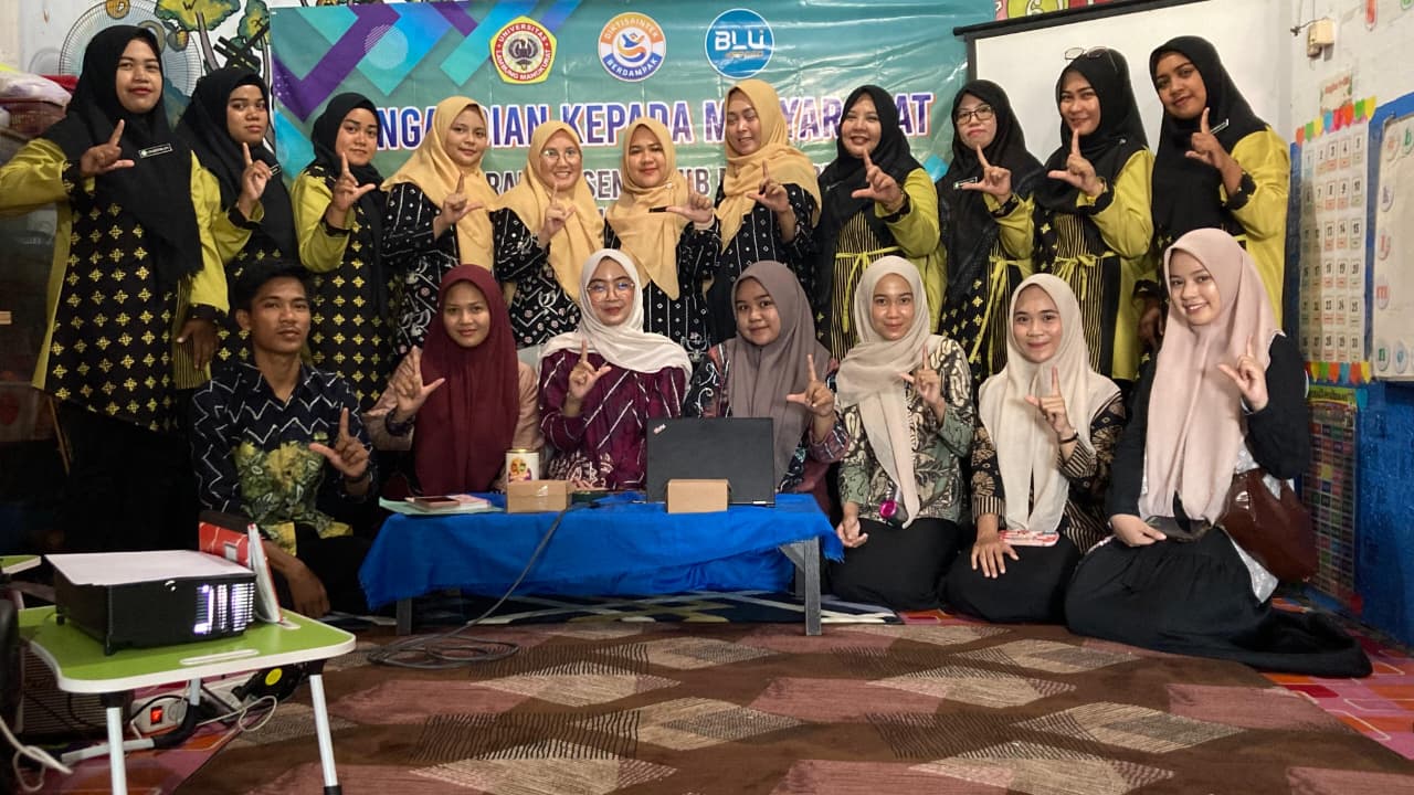 PROGRAM PKM:Tim PKM menggelar Bimtek Strategi Manajemen Program Layanan PAUD Holistik Integratif di PAUD At-Tibyan Banjarmasin, Rabu (19/7/2025)