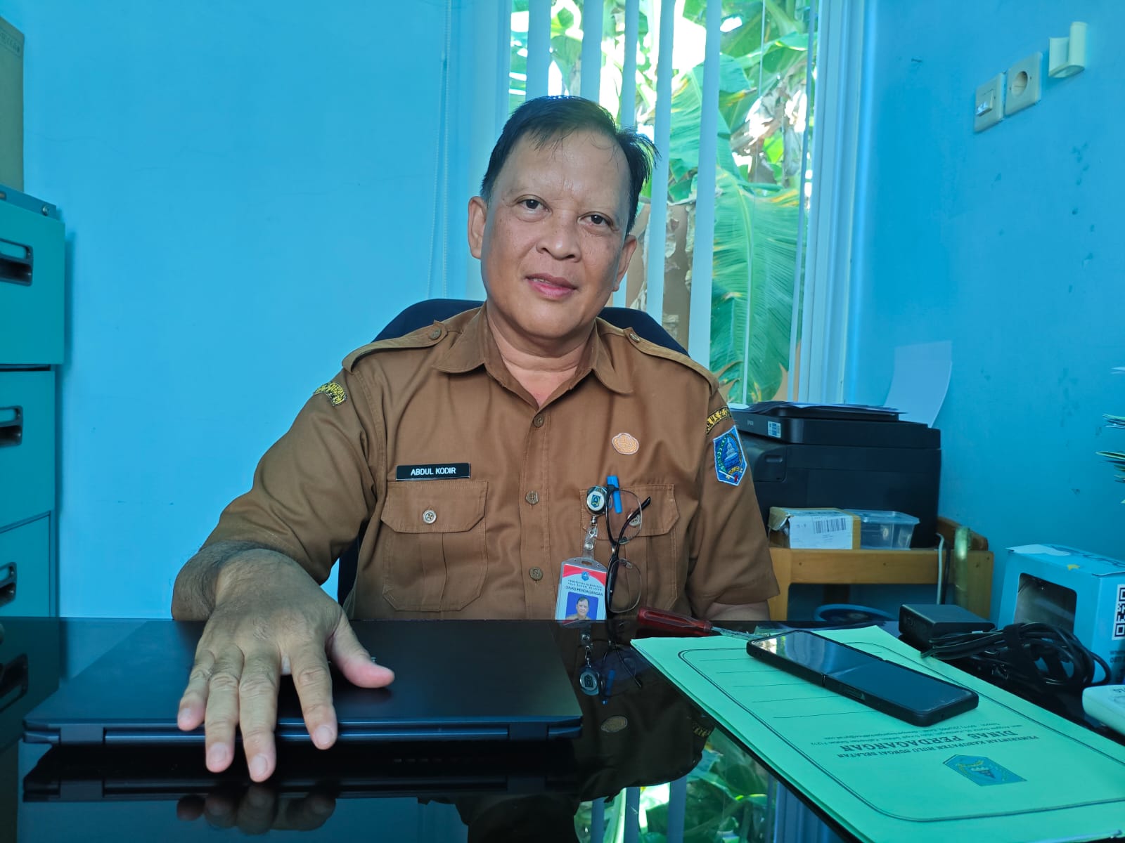 MENGIMBAU: Kabid Bina Perdagangan pada Dinas Perdagangan HSS, Abdul Kodir mengimbau tidak menjual beras diduga oplosan. (Foto:Salahudin/Radar Banjarmasin)