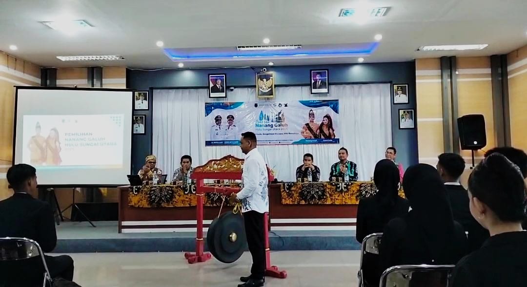 PUKUL GONG: Sekretaris Disdikbud HSU Ahadi Ilhami membuka seleksi Nanang Galuh tahun 2025 di Aula Dinas Pendidikan dan Kebudayaan Kabupaten HSU.