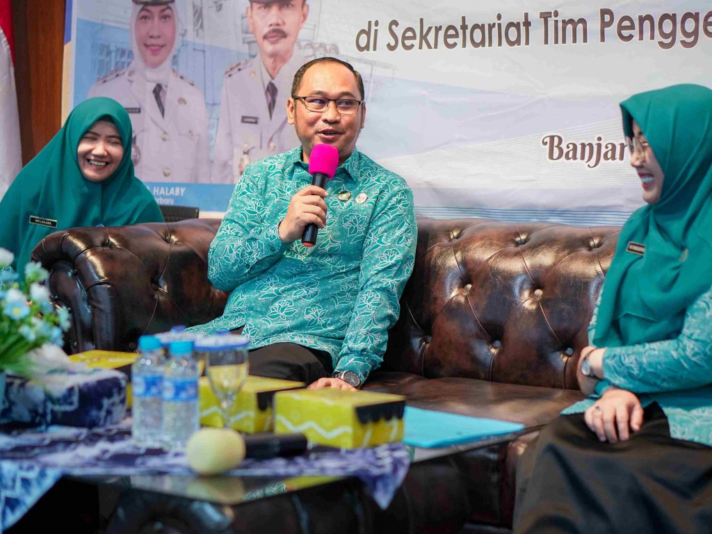 SAMBUTAN: Ketua TP PKK Kota Banjarbaru, H Riandy Hidayat menyampaikan sambutan.(MC Banjarbaru untuk Radar Banjarmasin)