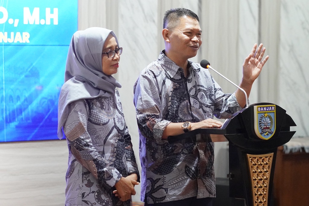 Kajari Banjar yang baru, Musafir Menca saat malam perkenalan di Mahligai Sultan Adam, Martapura, Selasa (29/7/2025) malam. (MC Banjar untuk Radar Banjarmasin)