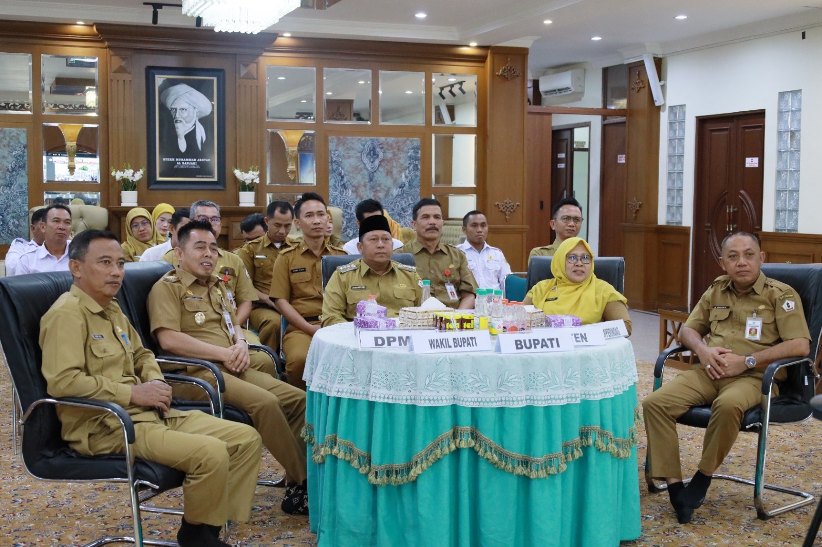Bupati Barito Kuala H. Bahrul Ilmi didampingi Wakil Bupati Herman Susilo dan jajaran Pemkab Barito Kuala mengikuti peluncuran virtual Pembentukan 80.000 Koperasi Desa/Kelurahan Merah Putih (KDMP) dari