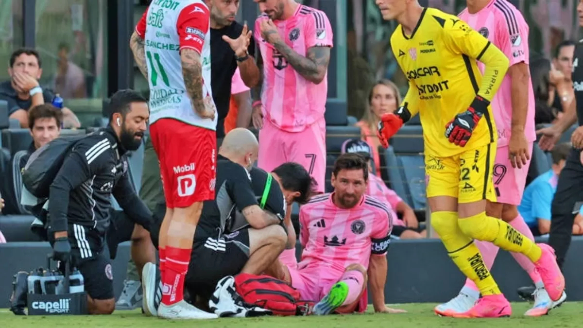CEDERA: Lionel Messi alami cedera saat laga Inter Miami vs Necaxa di Leagues Cup. (featured games)
