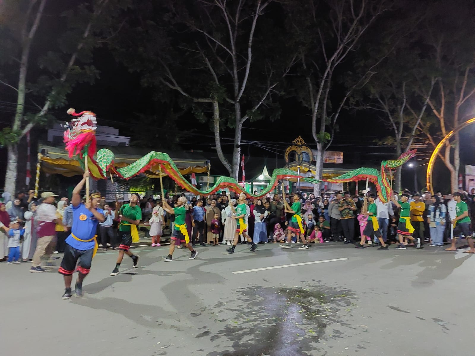 BAKAL MERIAH:Penampilan salah satu kesenian Tala Night Kanaval akhir Desember 2024 lalu. Tahun ini, Tala Night Festival akan diselenggarakan kembali.(Foto:Norsalim Yahya/Radar Banjarmasin)