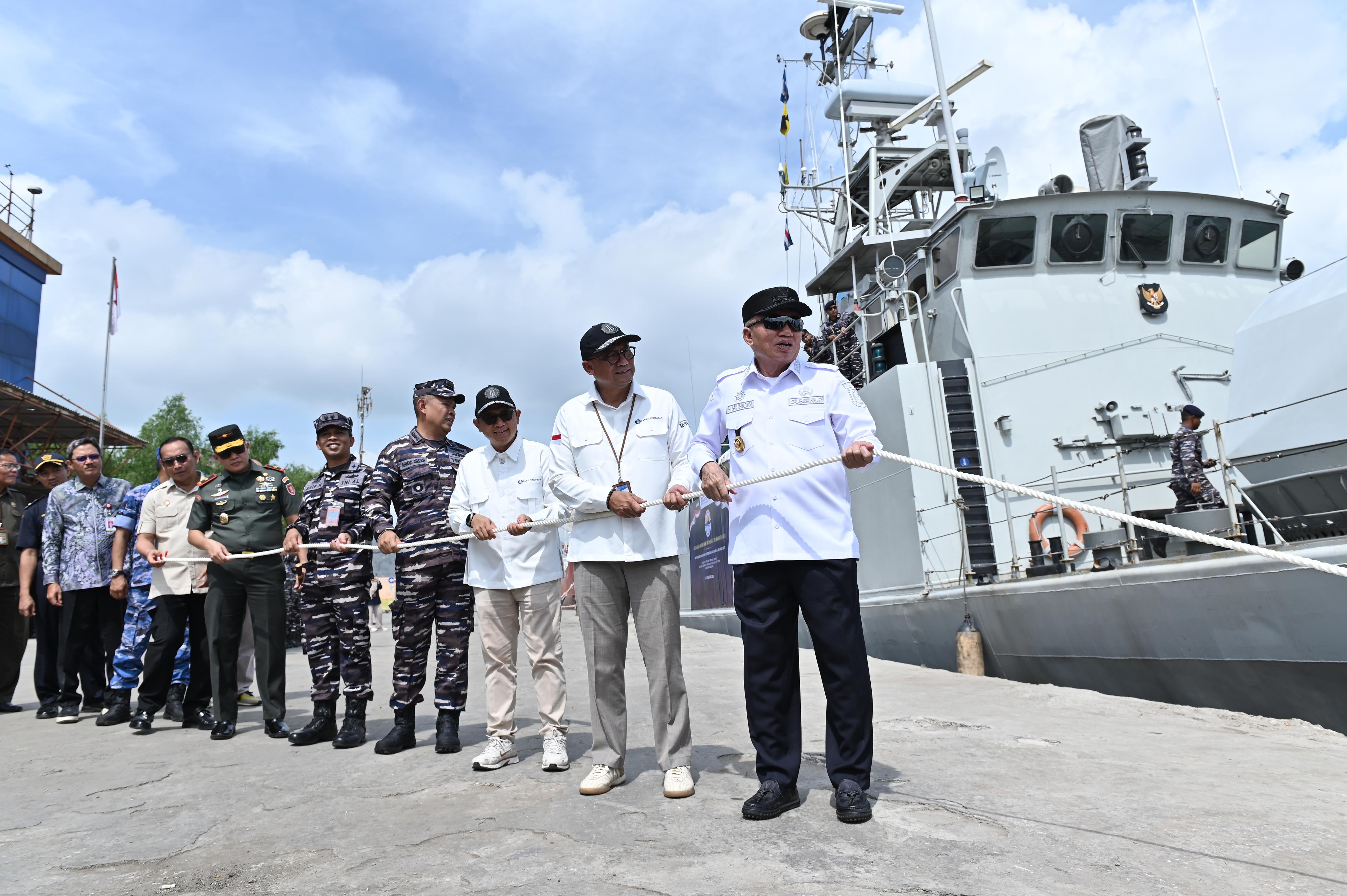 LEPAS:Gubernur Kalsel H Muhidin melepas Ekpedisi Rupiah Berdaulat di Pelabuhan Trisakti Banjarmasin, Rabu (6/8/2025).