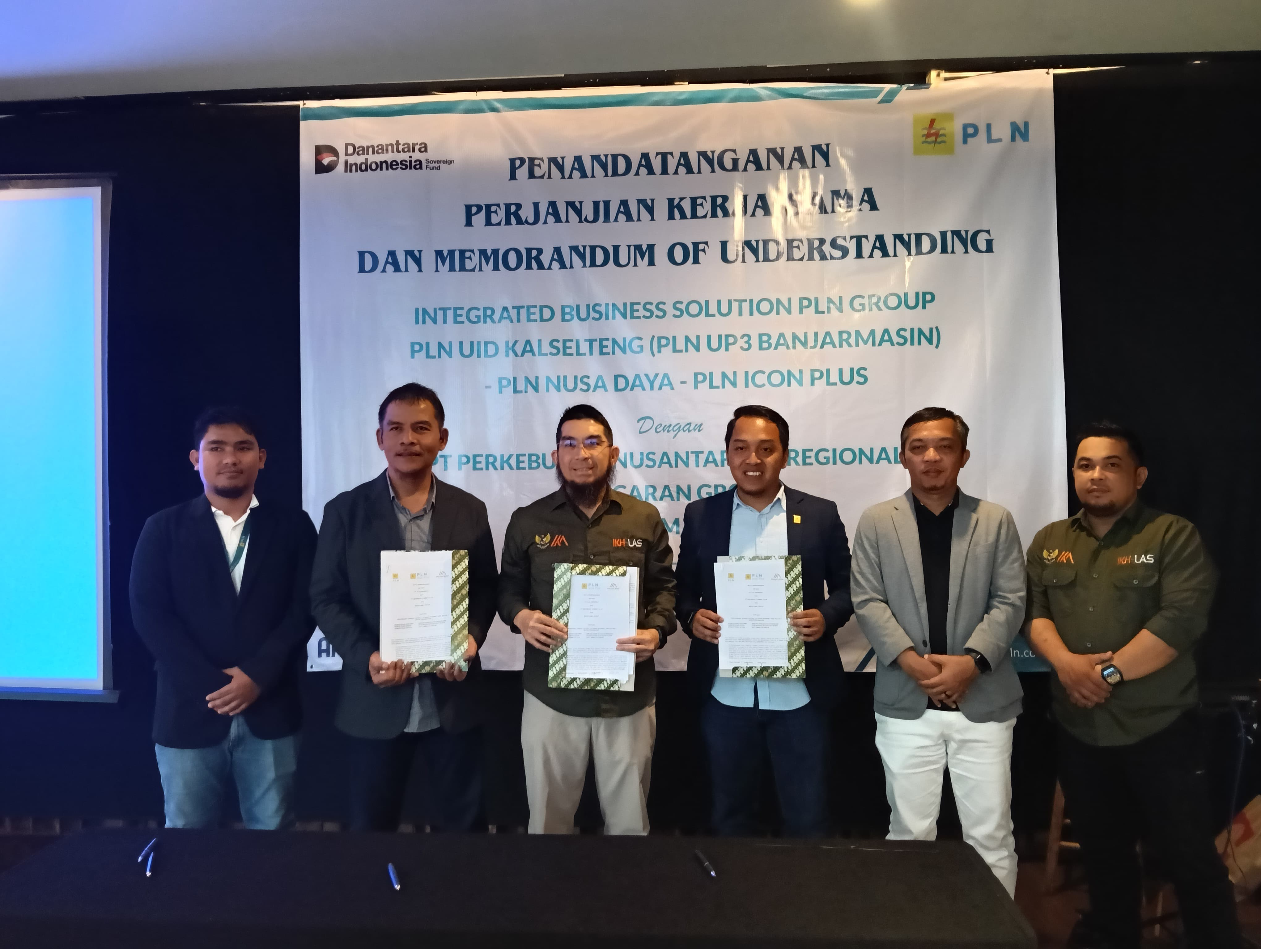 KERJA SAMA:Penandatanganan kerja sama antara PLN Icon Plus dan Mahatama Group.