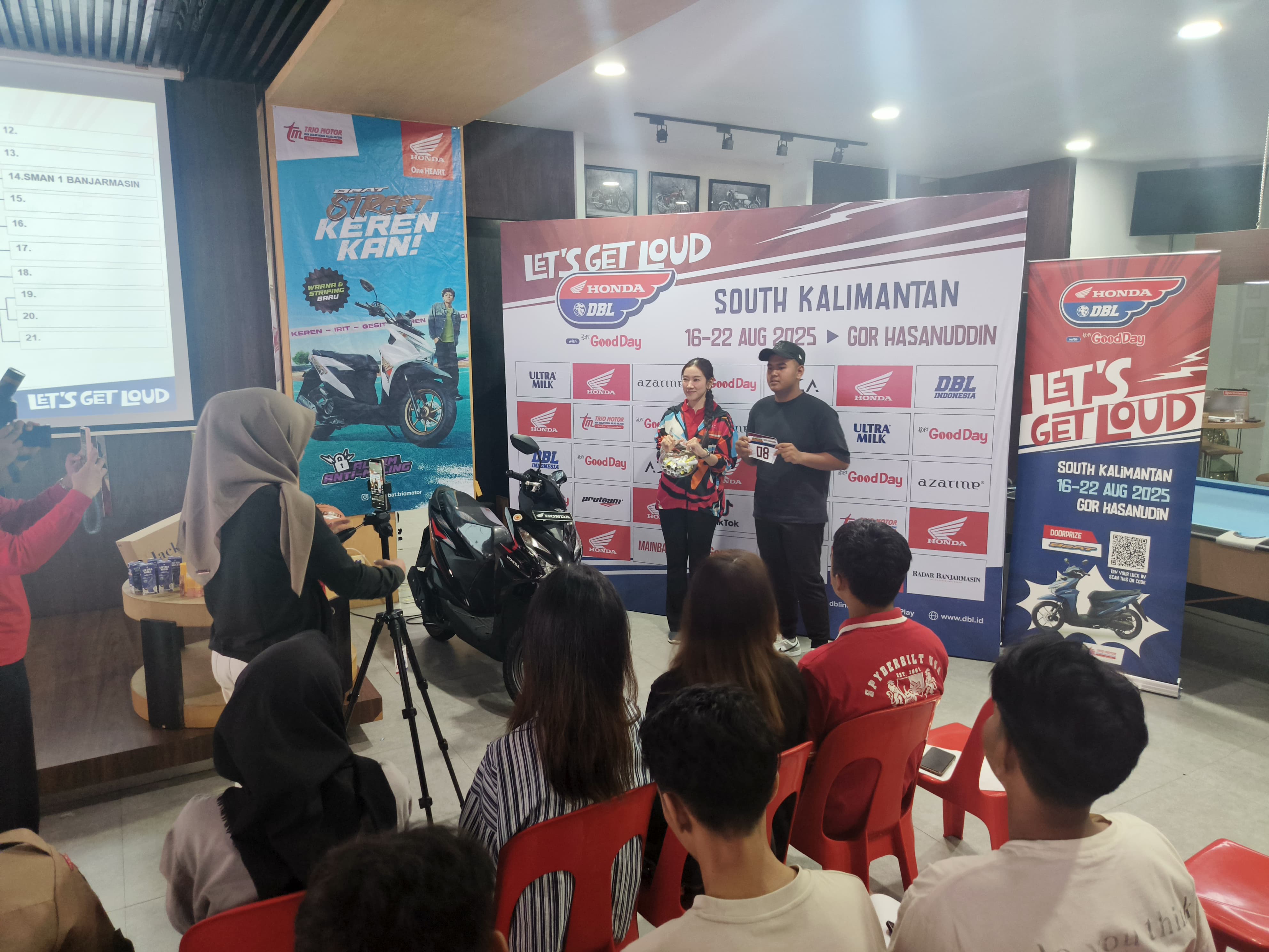 SESI DRAWING:Suasana Technical Meeting Beat Most Favorite Supporter DBL 2025 South Kalimantan di dealer Honda Trio Motor Perintis Banjarmasin, Sabtu (9/8/2025).