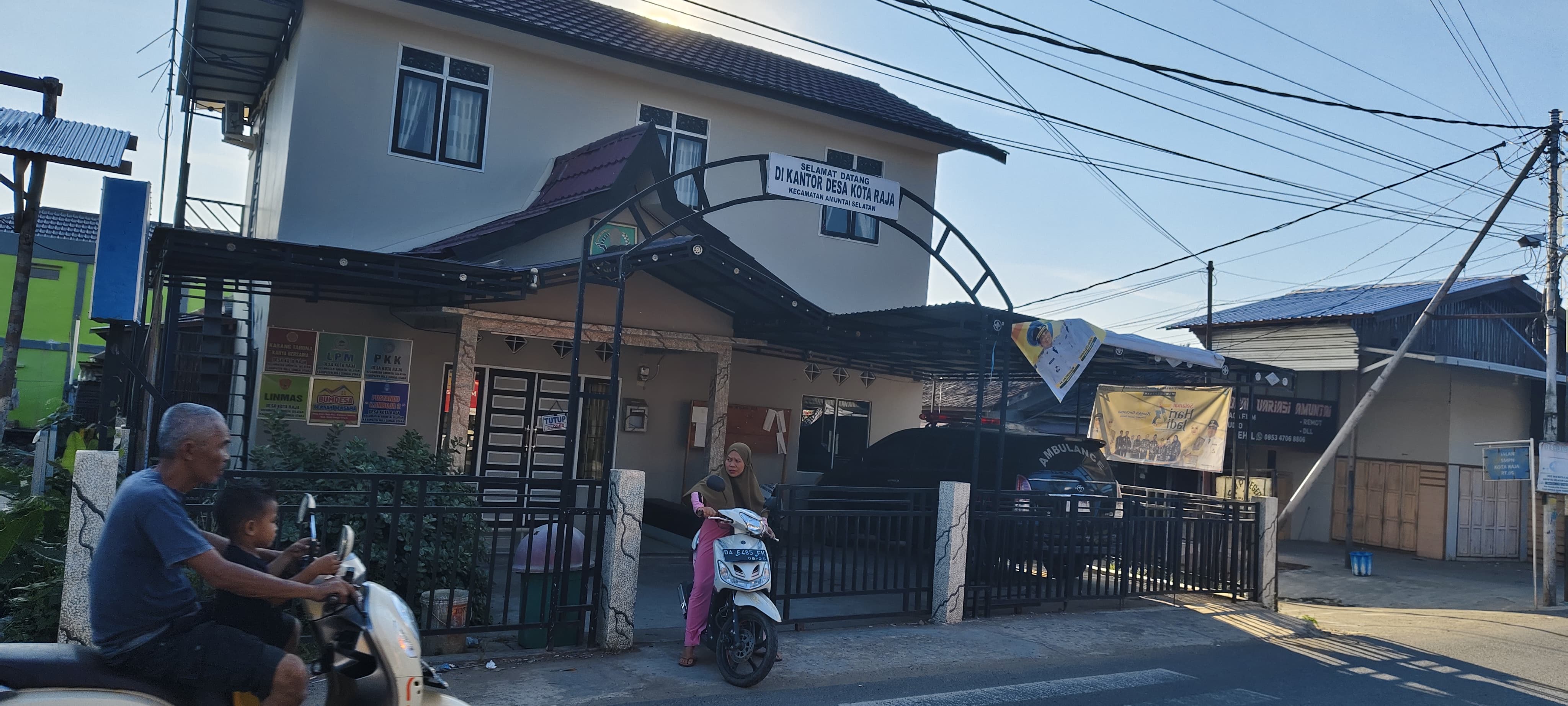 PERKANTORAN: Kantor Pemerintah Desa Kota Raja di Jalan Dr KH Idham Chalid, Kecamatan Amuntai Selatan, Kabupaten HSU. (Foto: M.Akbar/Radar Banjarmasin)