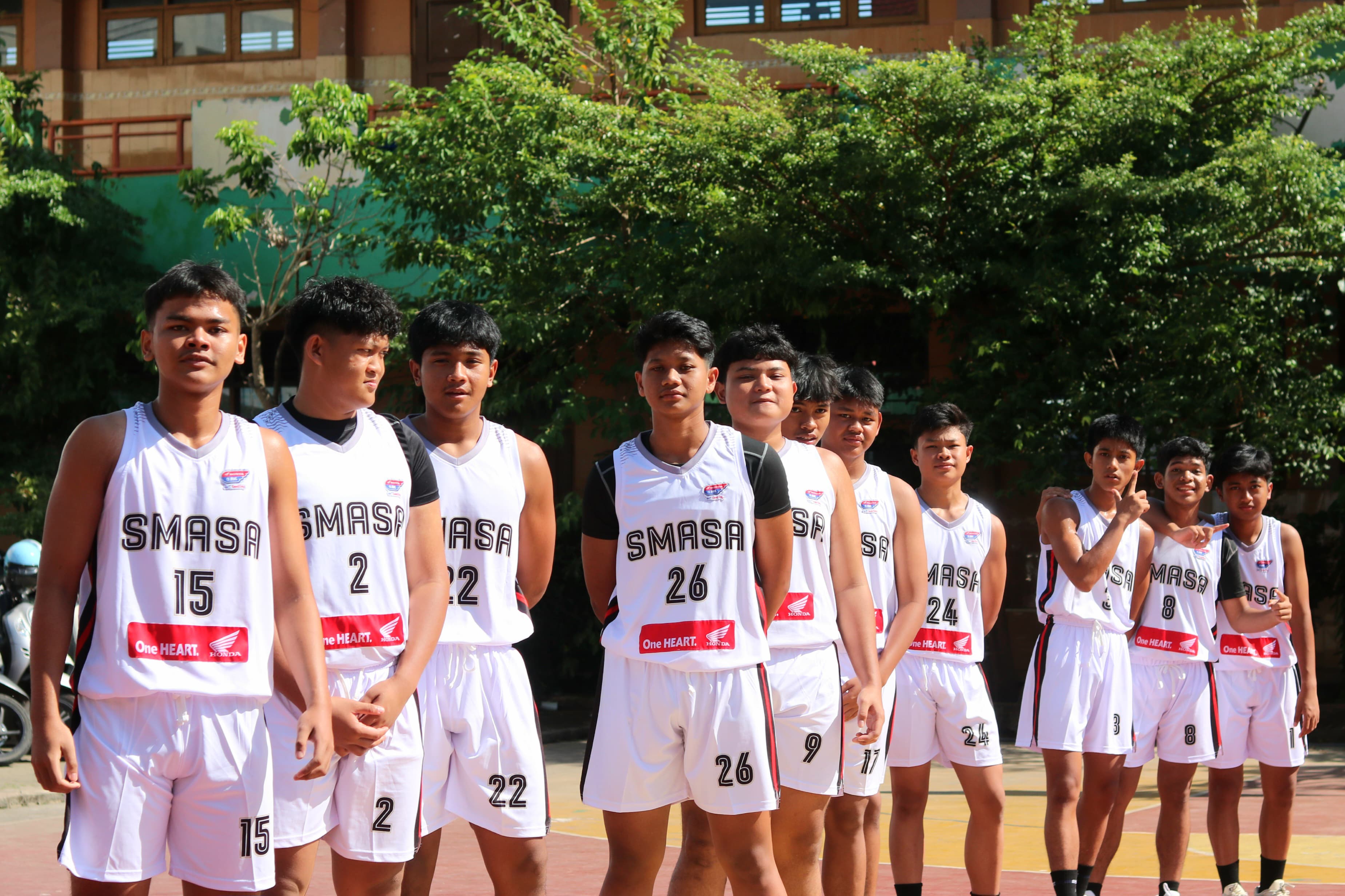 SKUAT LENGKAP: Para pemain tim basket putra SMAN 1 Banjarmasin