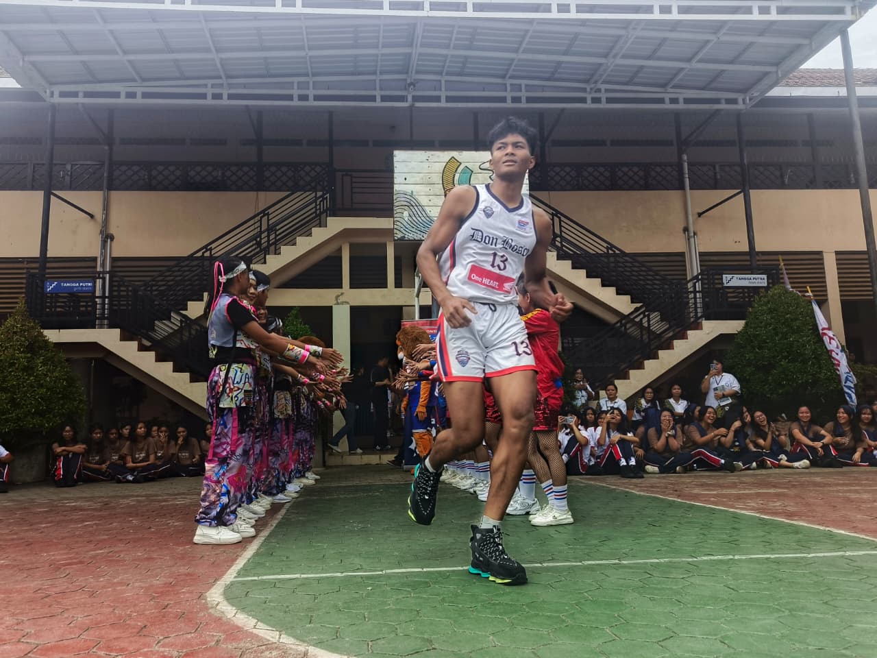 JUARA BERTAHAN: Kapten SMA Don Bosco Muhammad Erwin memimpin skuat menghadapi persaingan DBL Banjarmasin 2025.