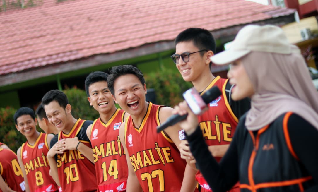SUDAH SIAP: Tim basket putra SMAN 5 Banjarmasin memperkenalkan diri saat Roadshow DBL Banjarmasin.