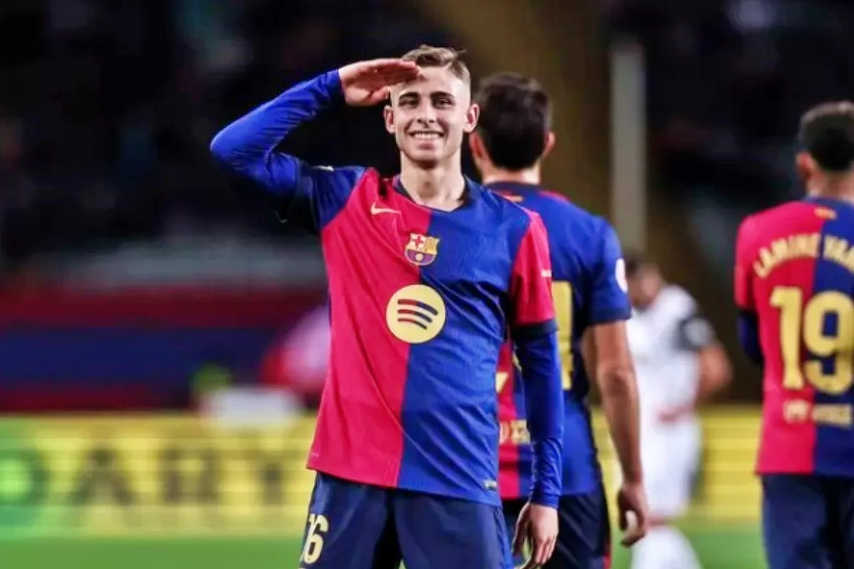 AJUKAN TAWARAN: Manchester United ajukan tawaran Rp 1,4 triliun ke Barcelona untuk Fermin Lopez.