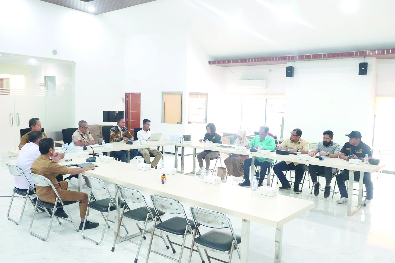 KUNJUNGAN: Komisi II DPRD Kota Banjarbaru bersama Tim Pengendalian Inflasi Daerah (TPID) Kota Banjarbaru berkunjung ke PT Pertamina Banjarmasin, Senin (11/8).
