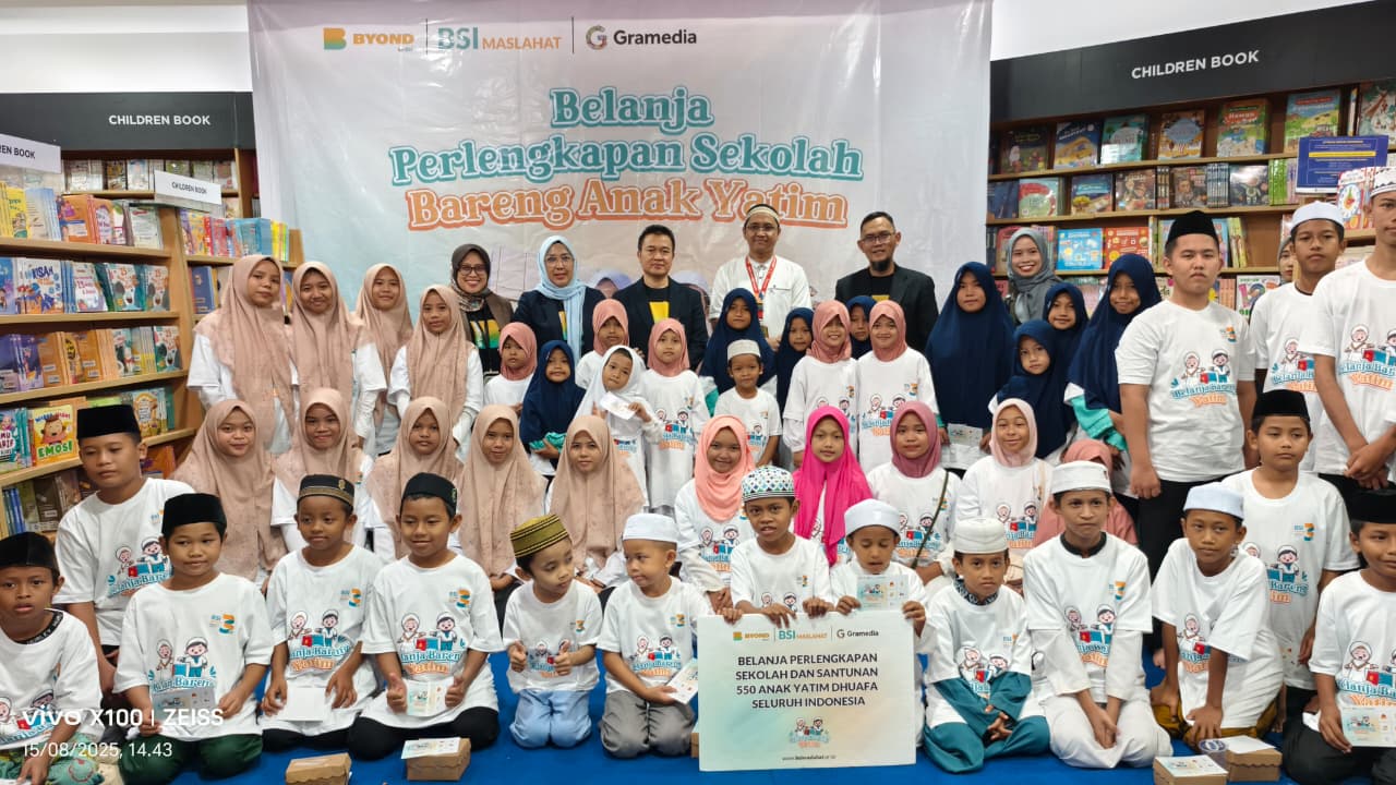 PEDULI:BSI Maslahat menggelar kegiatan Belanja Bareng Anak Yatim di Gramedia Veteran Banjarmasin, belum lama tadi.