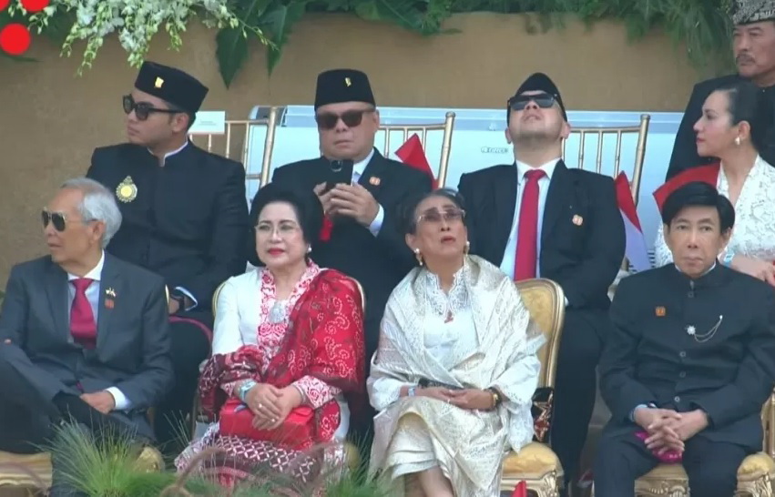 Sejumlah anak keturunan dari Proklamator sekaligus Presiden pertama Republik Indonesia (RI) Soekarno turut hadir dalam upacara detik-detik proklamasi Hari Ulang Tahun (HUT) ke-80 RI di Istana Merdeka.