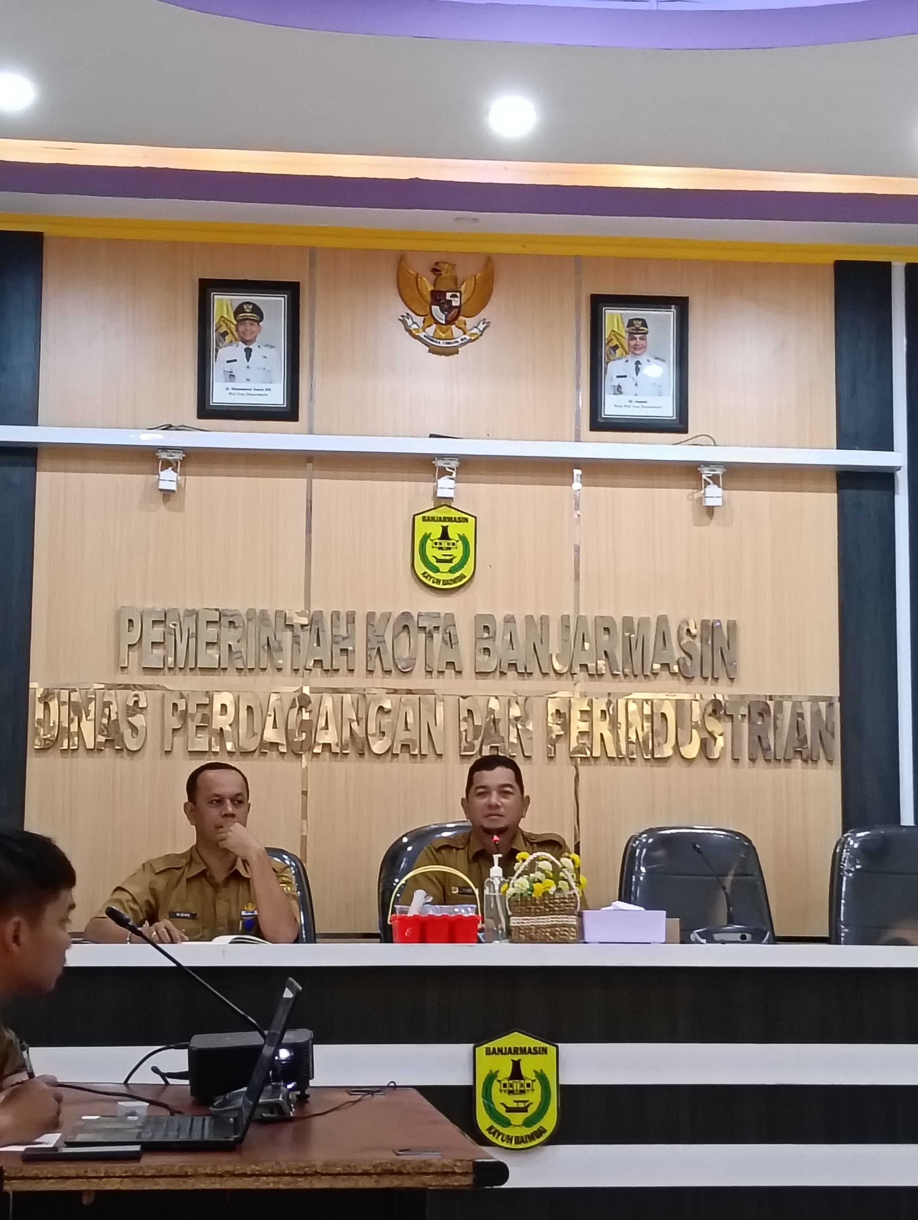 FESTIVAL KULINER:Kepala Dinas Perdagangan dan Perindustrian (Disdagin) Kota Banjarmasin, M Ichrom Muftezar memimpin rapat persiapan Bakul Fest 2025 untuk memeriahkan Hari Jadi Kota Banjarmasin ke-499.